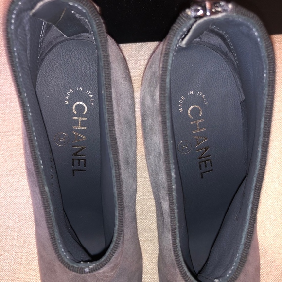 CHANEL Grey and Black Suede Heeled Booties - Picture 4 of 8